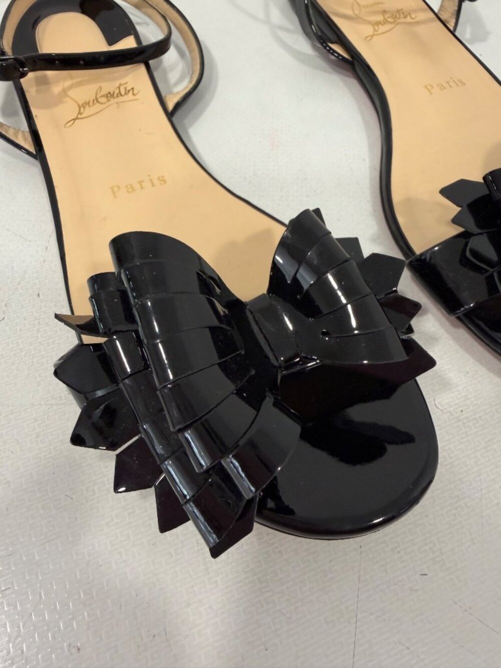 Christian Louboutin Miss Valois Black Patent Leather Bow Flat Sandals Size 39 Au - Picture 5 of 7